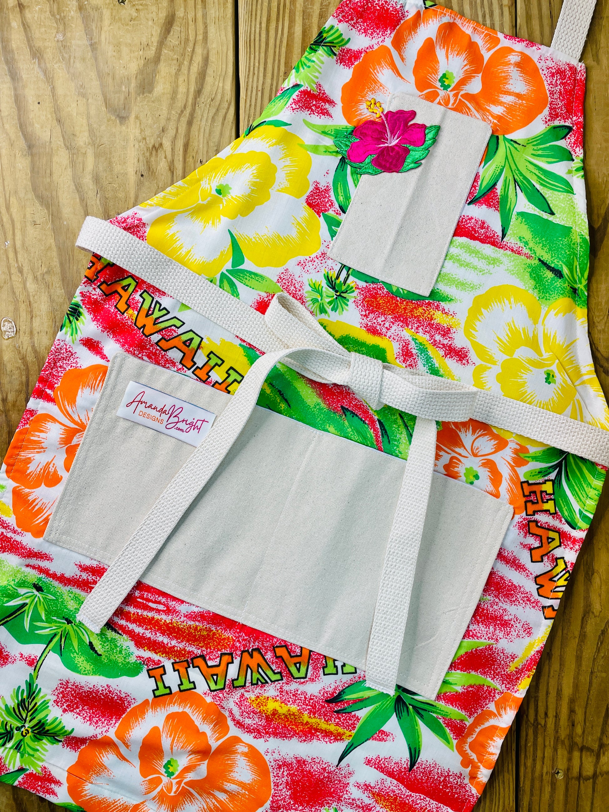 Amanda Bright Designs Hawaiian vintage 1970s print fabric apron vintage