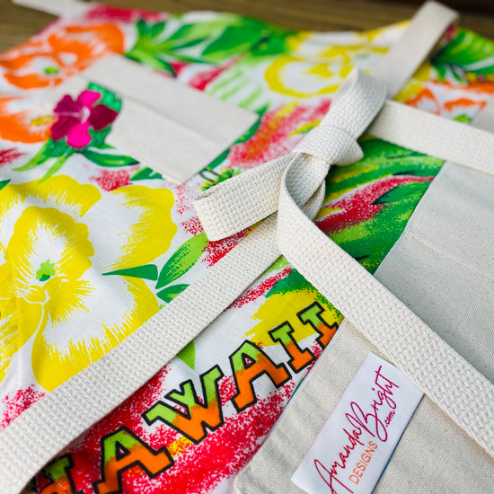 Amanda Bright Designs Hawaiian vintage 1970s print fabric apron vintage