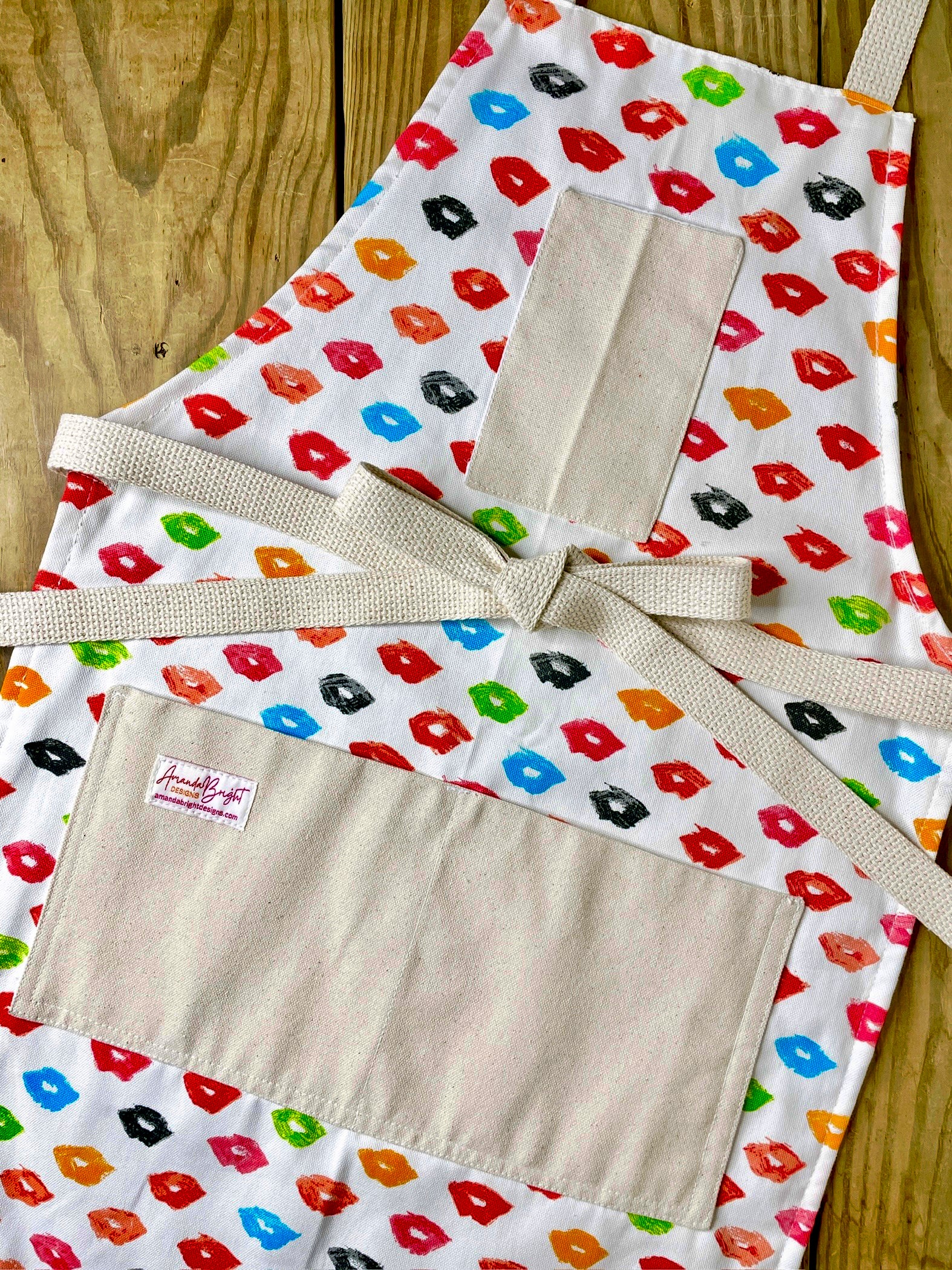 Amanda Bright Designs Marilyn Lipstick Apron Hollywood Glamour Icon red pink orange green blue black pouty lips fabric pattern