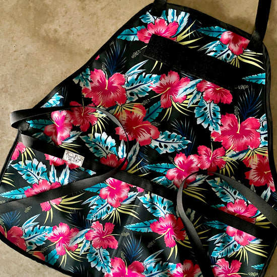 Amanda Bright Designs Mens Ottertex Canvas Floral Hawaiian Print Apron