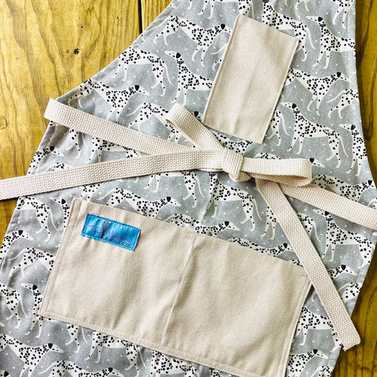 Two Medium Sized Ladies Vanessa apron Dalmatian print guard dog firehouse George Washington hunting dog