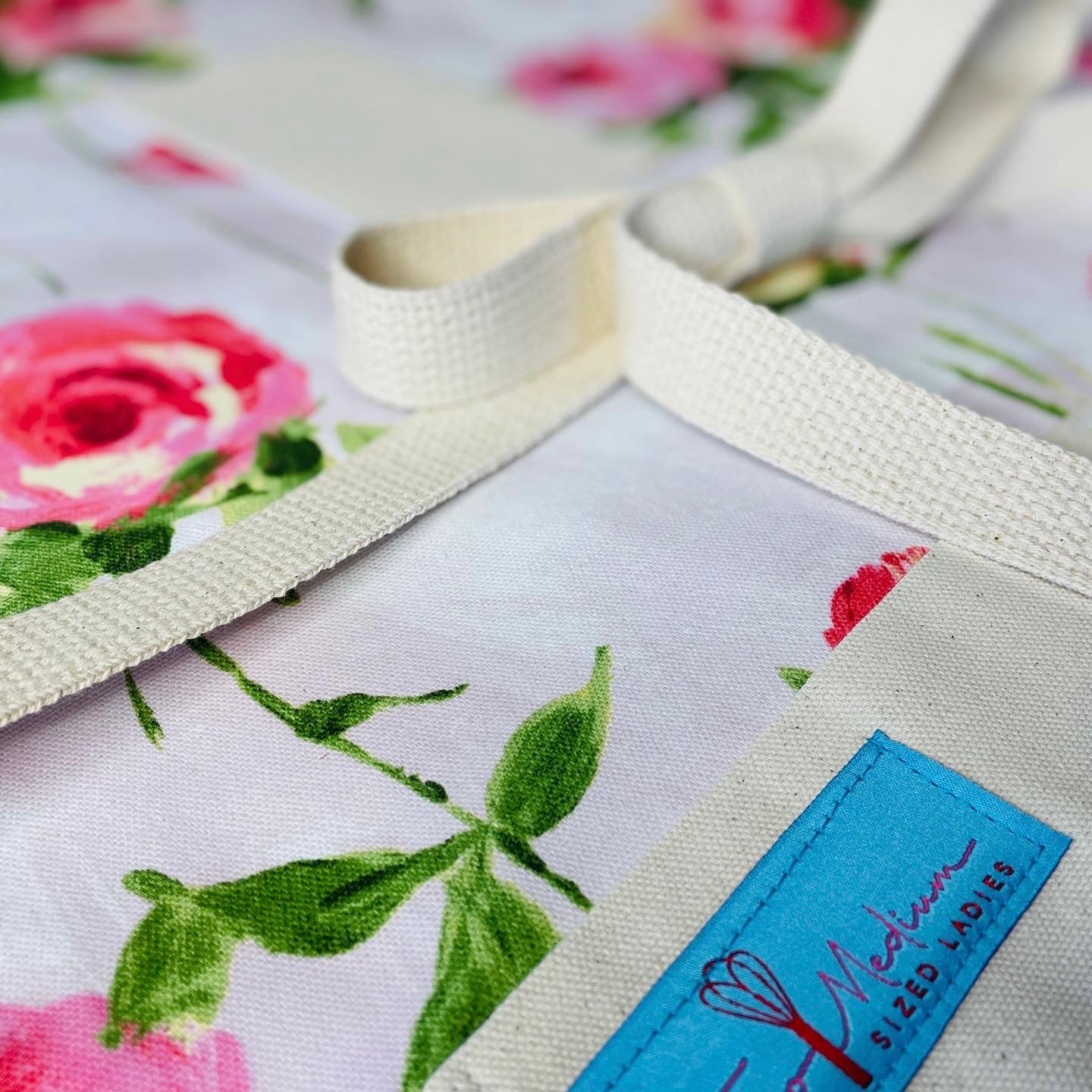 Two Medium Sized Ladies Vivien Leigh Winston Churchill Pink Roses Watercolor Oil Painting Brushstroke Apron Closeup View